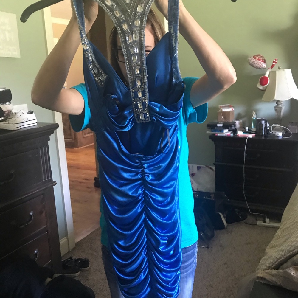 Dress - Picture 3 of 6